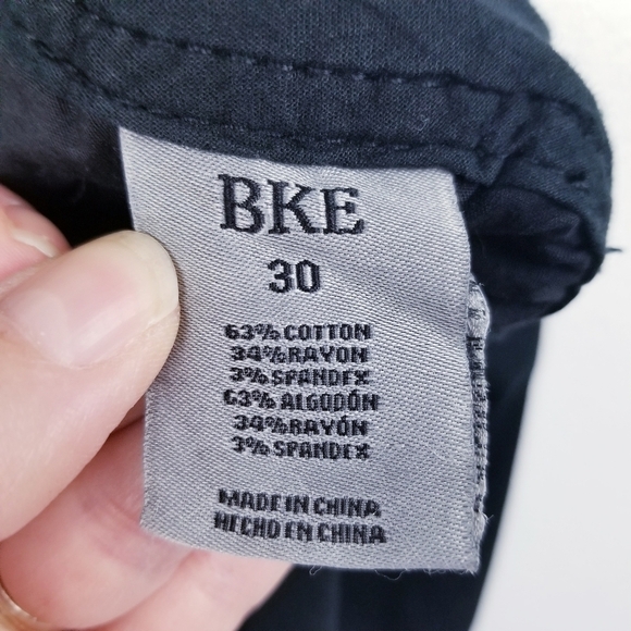 BKE Buckle Black Mollie Shorts NWT, size 30 - Picture 8 of 9
